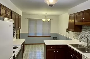 7800 W Foresthill Ln, Palos Heights, IL 60463 - Photo 4