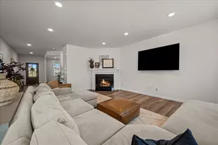 348 Branson Dr, Batavia, IL 60510 - Photo 8