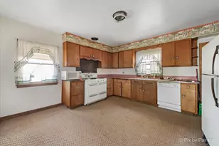 2306 S Central Ave, Rockford, IL 61102 - Photo 6