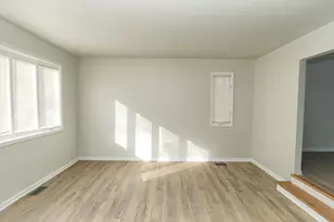 3032 W Vermont Ave, Waukegan, IL 60087 - Photo 6