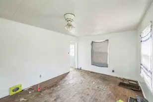 216 W Garfield Ave, Decatur, IL 62526 - Photo 4