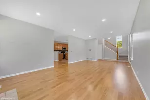 201 Westminster Dr, Bloomingdale, IL 60108 - Photo 6