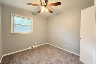 930 Coach Rd, Homewood, IL 60430 - Photo 6