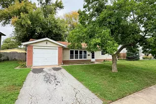 930 Coach Rd, Homewood, IL 60430 - Photo 1