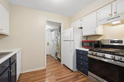5775 Madrid Court #B, Hanover Park, IL 60133 - Photo 12