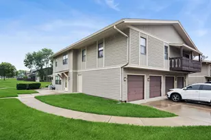 5775 Madrid Ct, Hanover Park, IL 60133 - Photo 16