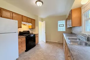 17511 Maple Ave, Lansing, IL 60438 - Photo 12