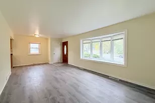 17511 Maple Ave, Lansing, IL 60438 - Photo 4