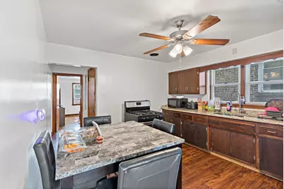 8122 S Kingston Avenue, Chicago, IL 60617 - Photo 12