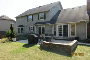 1099 W Jefferson Ave, Naperville, IL 60540 - Photo 8