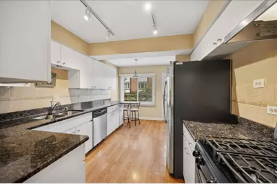 1918 Wilmette Avenue #B, Wilmette, IL 60091 - Photo 4