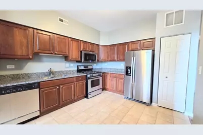 2366 Georgetown Circle #2366, Aurora, IL 60503 - Photo 8