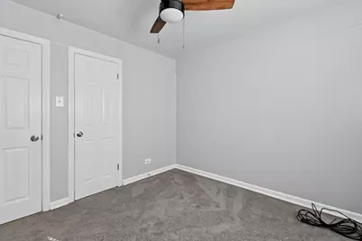 9556 S Bennett Avenue, Chicago, IL 60617 - Photo 18