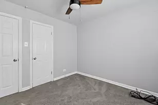 9556 S Bennett Ave, Chicago, IL 60617 - Photo 18