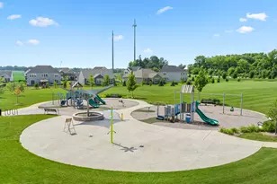 1847 Diamond Dr, Elgin, IL 60124 - Photo 26