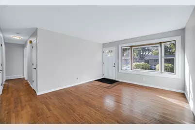 2123 Fairland Drive, Sycamore, IL 60178 - Photo 4