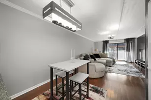 7920 Woodglen Ln, Downers Grove, IL 60516 - Photo 6