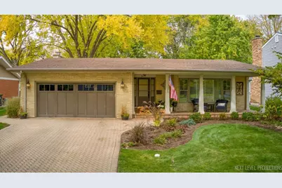 609 Bowling Green Court, Naperville, IL 60563 - Photo 2