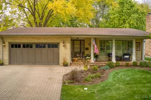 609 Bowling Green Ct, Naperville, IL 60563 - Photo 2