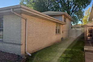947 E 169th St, South Holland, IL 60473 - Photo 2