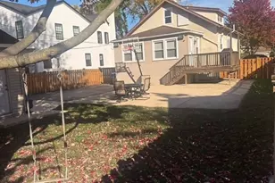 634 S Spring Rd, Elmhurst, IL 60126 - Photo 2