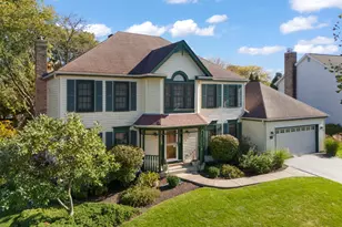 73 Venetian Way Cir, Wheaton, IL 60189 - Photo 2