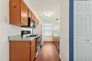 1919 Carousel Ct, Joliet, IL 60435 - Photo 10