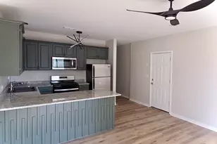 6439 S St Lawrence Ave, Chicago, IL 60637 - Photo 2