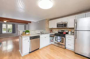 2009 Countryside Ln, Round Lake Beach, IL 60073 - Photo 10