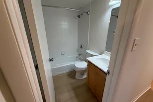 84 W Belvidere Rd, Grayslake, IL 60030 - Photo 14