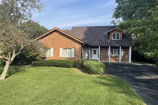 2502 E Vandrunen Dr, Crete, IL 60417 - Photo 1