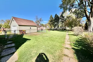 231 Bennett St, Belvidere, IL 61008 - Photo 24