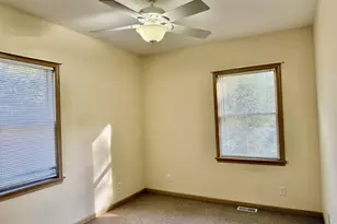 422 Chartres St, Lasalle, IL 61301 - Photo 18