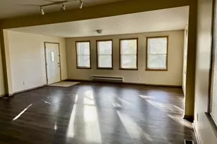 422 Chartres St, Lasalle, IL 61301 - Photo 6