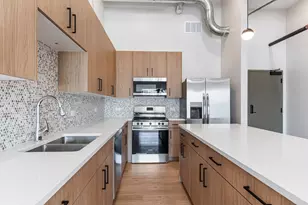 805 N Milwaukee Ave, Chicago, IL 60642 - Photo 10