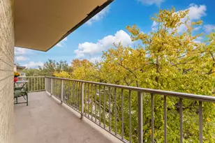 110 W Butterfield Rd, Elmhurst, IL 60126 - Photo 18