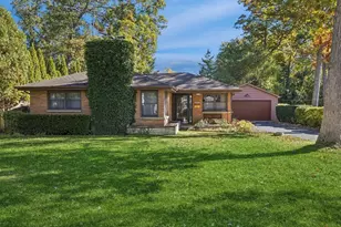 1473 Edgewood Rd, Lake Forest, IL 60045 - Photo 2