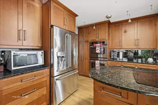 27W041 Walz Way, Wheaton, IL 60189 - Photo 18