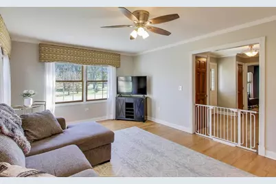 402 Hankes Road, Sugar Grove, IL 60554 - Photo 8