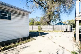 16306 Park Ave, Markham, IL 60428 - Photo 6