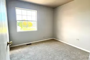 17716 W Horseshoe Ln, Gurnee, IL 60031 - Photo 10