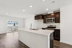 879 Briar Gln Ct, Hampshire, IL 60140 - Photo 4