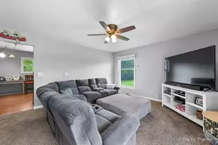 1233 Lakewood Dr, Lake Holiday, IL 60552 - Photo 6