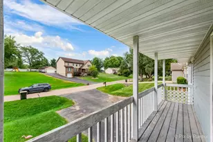1233 Lakewood Dr, Lake Holiday, IL 60552 - Photo 8