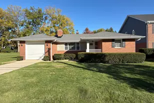 1222 E Kensington Rd, Arlington Heights, IL 60004 - Photo 1