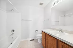 2435 Georgetown Cir, Aurora, IL 60503 - Photo 8