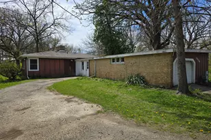 1316 S Fleming Rd, Woodstock, IL 60098 - Photo 1
