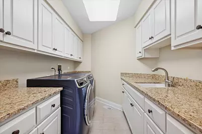 2041 Tremont Court, Libertyville, IL 60048 - Photo 44