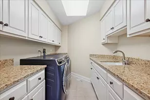 2041 Tremont Ct, Libertyville, IL 60048 - Photo 44