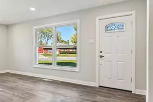 275 Blackhawk Dr, Park Forest, IL 60466 - Photo 6